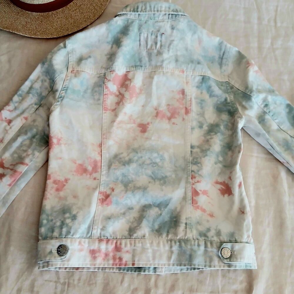 GUESS Pastel Tie Dye Denim Jacket XS Boho Cropped Trucker Button Festival Travel - Picture 5 of 8